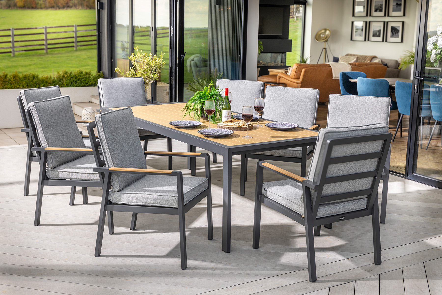 Sonas 8 Seat Dining Set